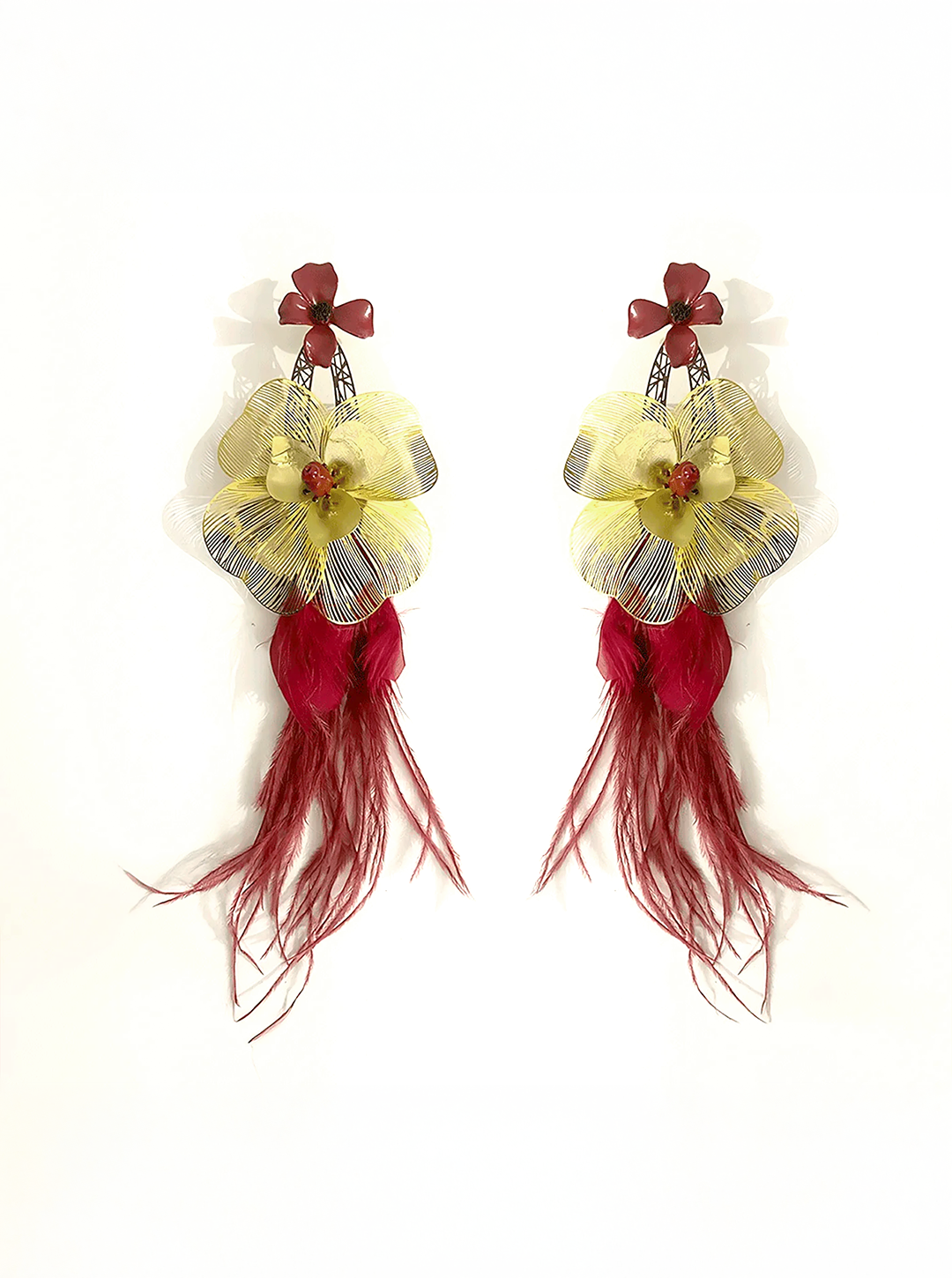 Pendientes de acero, cuarzo y plumas | Killa Wayra Nuna