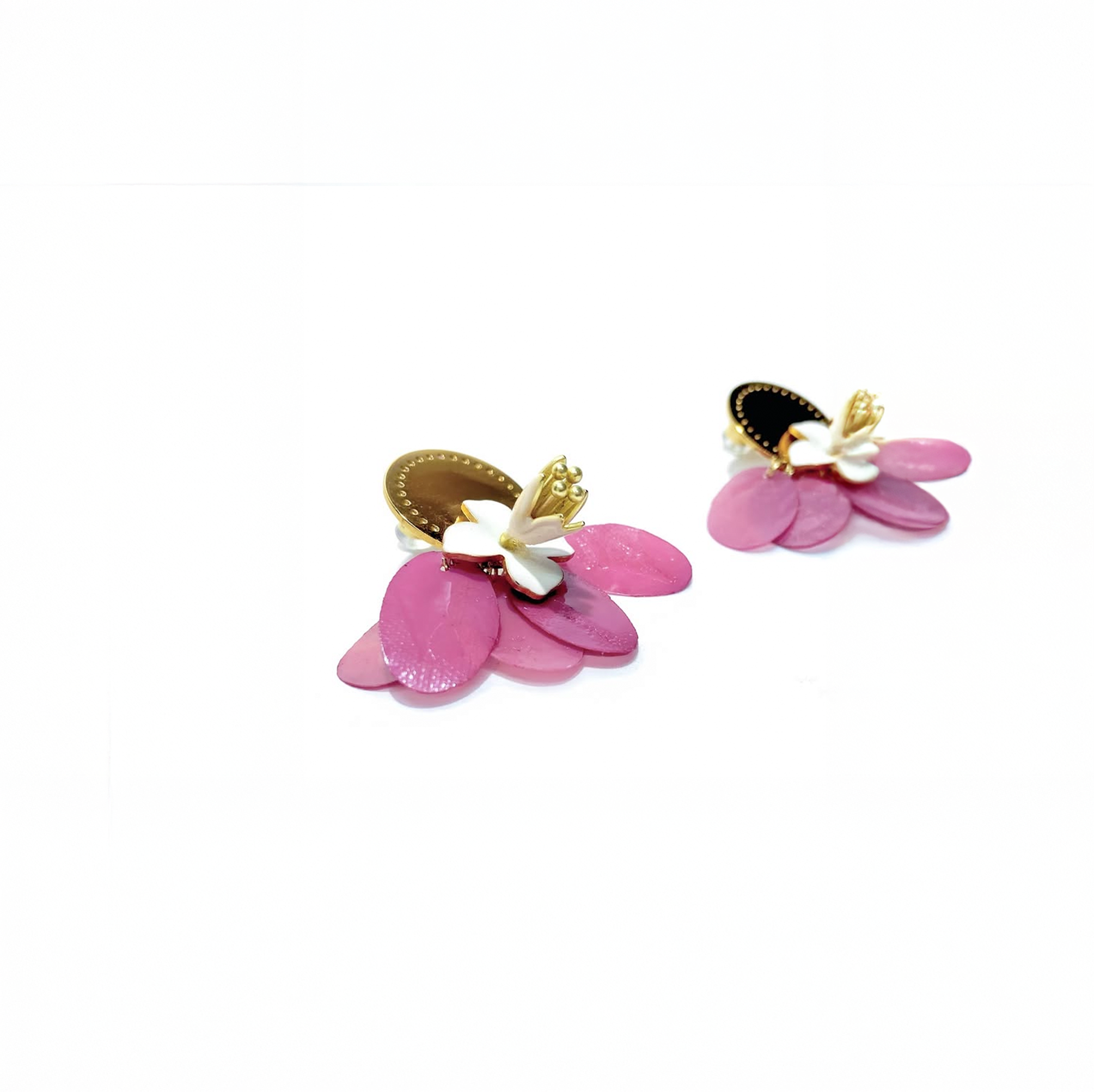 Pendientes en acero, esmalte y resina | ¿Me Quiere, No Me Quiere? NUNA