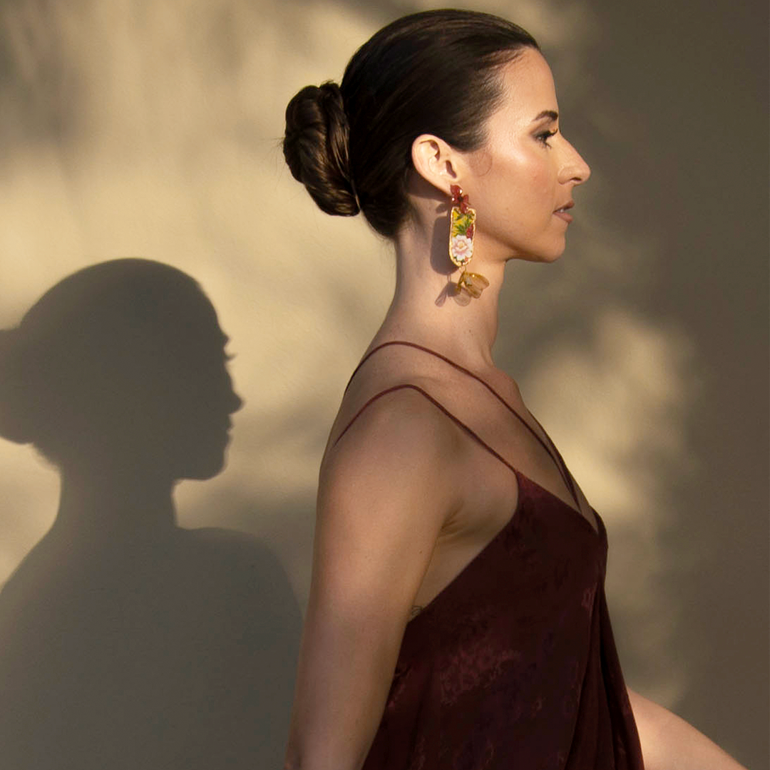 Pendientes de acero, esmalte y madreperla | Flor Aurelia