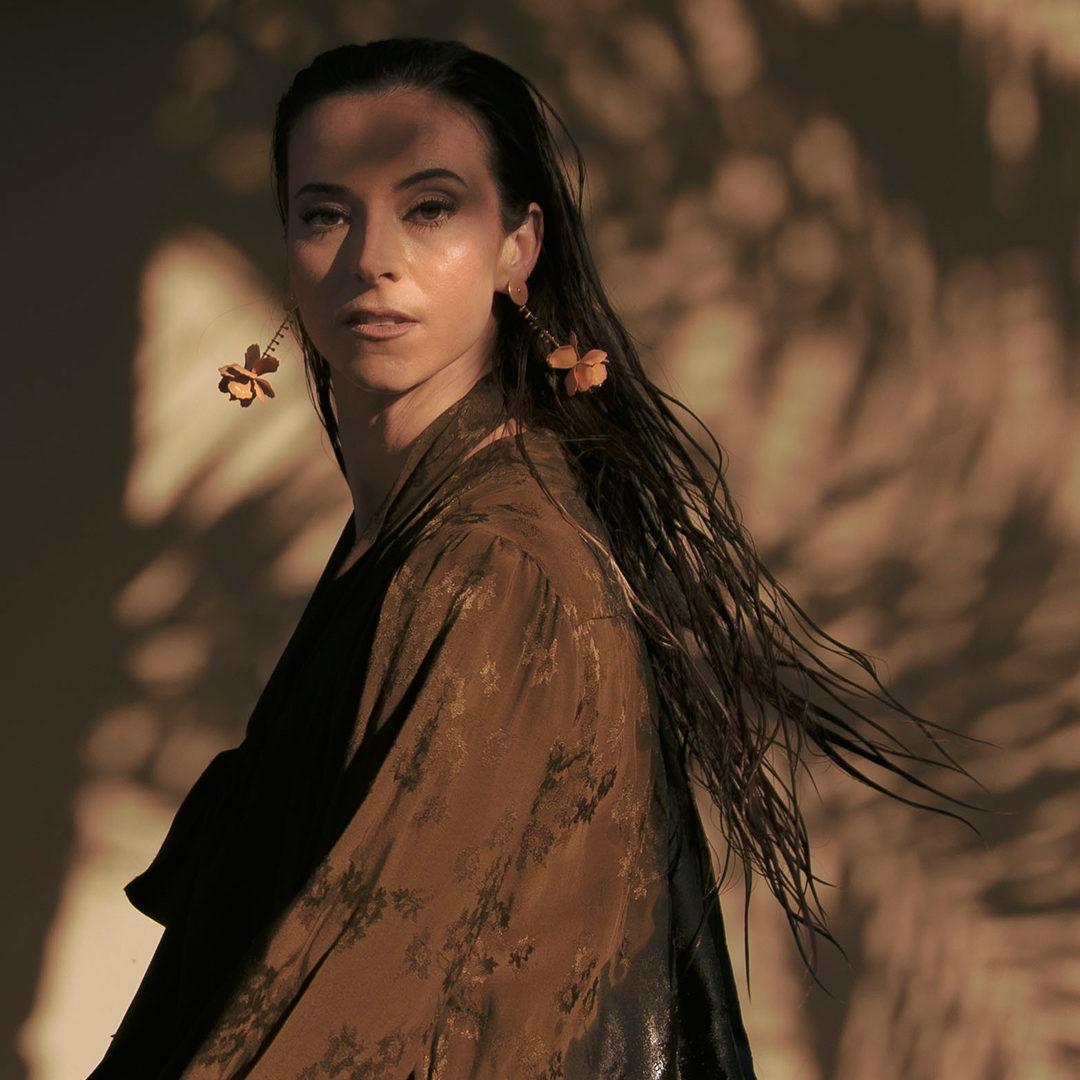 Pendientes en acero esmaltado, cristales y cuarzo naranja | Pacha kaman (llave al cosmos) Nuna