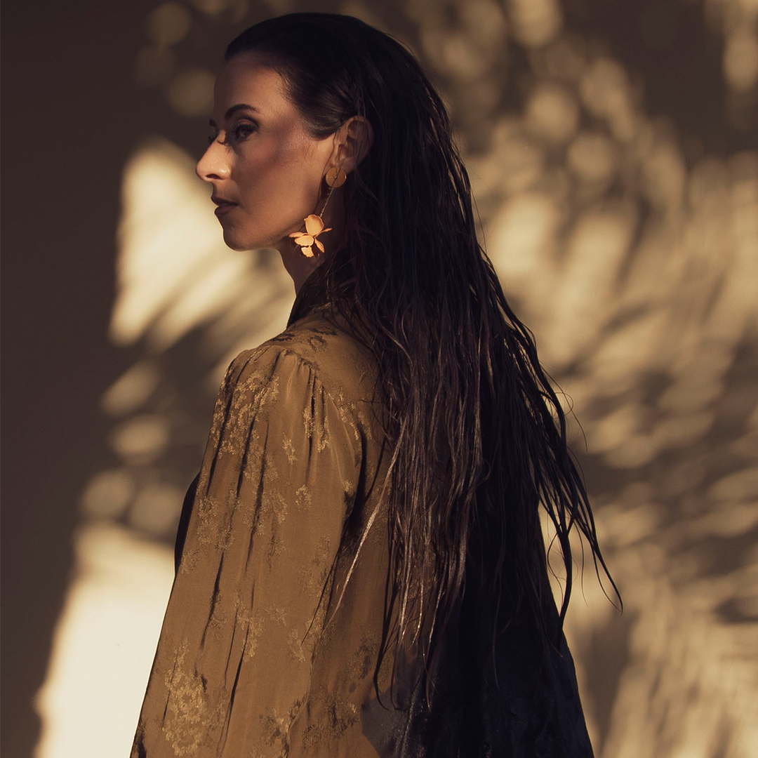 Pendientes en acero esmaltado, cristales y cuarzo naranja | Pacha kaman (llave al cosmos) Nuna