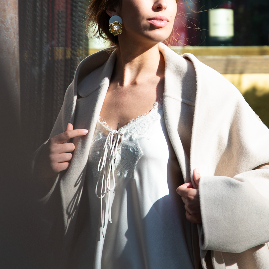 Pendientes en madre perla, baño en oro de 18 k y mini perlas reales | Luz de Nácar