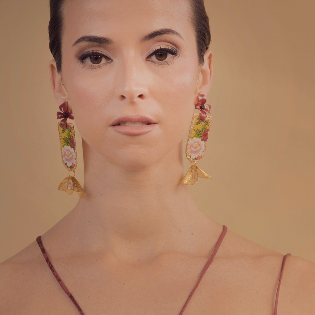 Pendientes de acero, esmalte y madreperla | Flor Aurelia