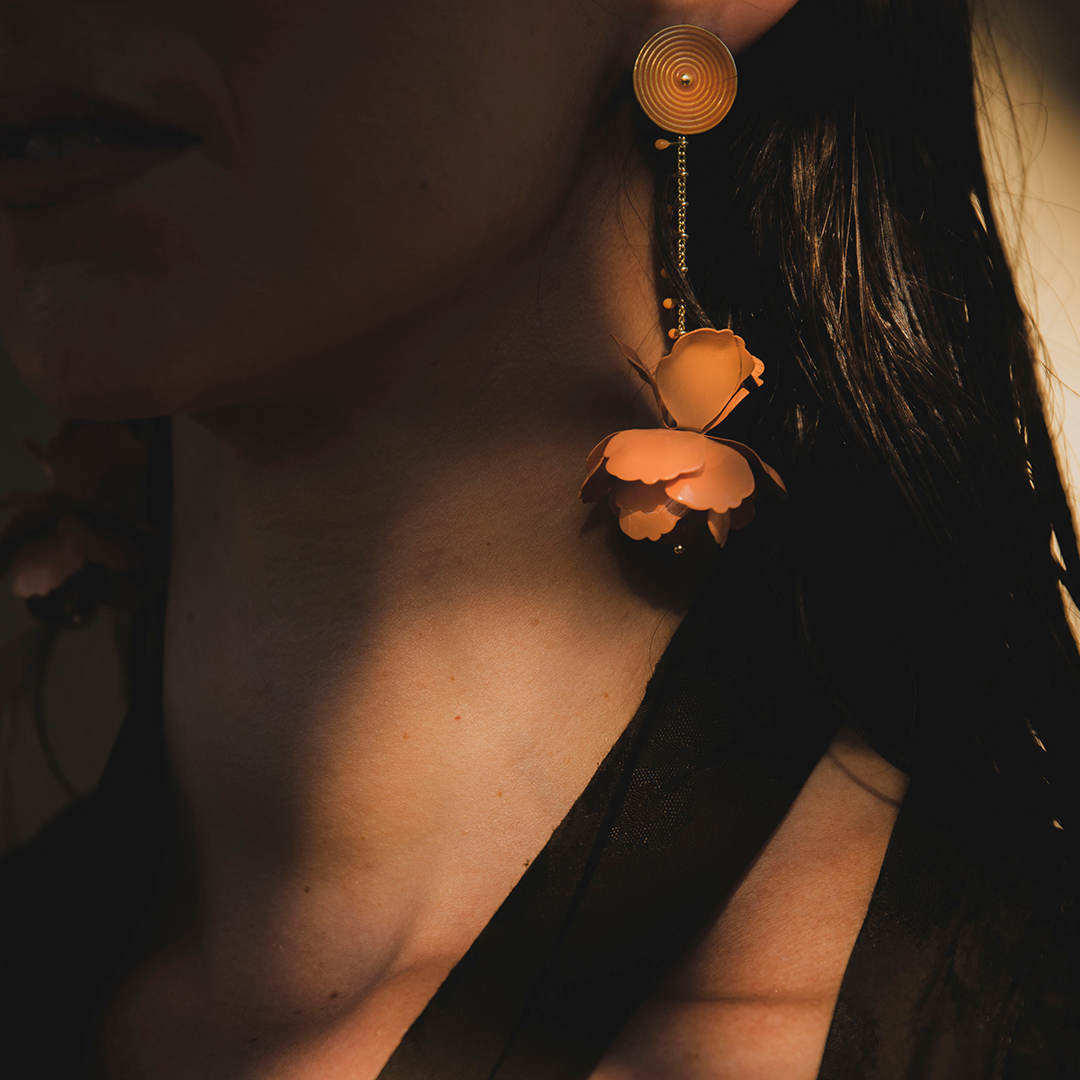 Pendientes en acero esmaltado, cristales y cuarzo naranja | Pacha kaman (llave al cosmos) Nuna