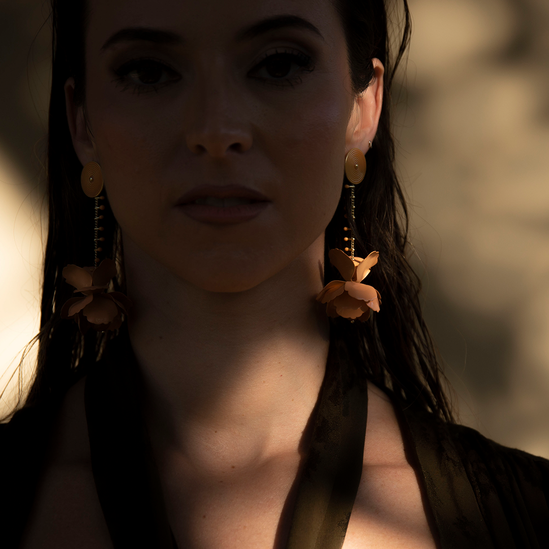 Pendientes en acero esmaltado, cristales y cuarzo naranja | Pacha kaman (llave al cosmos) Nuna