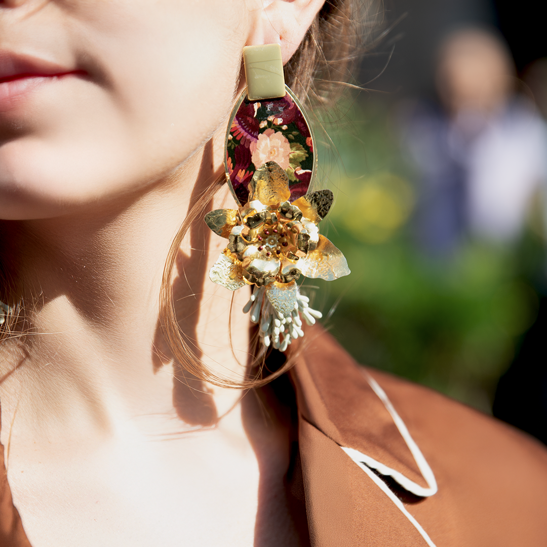 Pendientes en pan de oro de 18 k, acero esmaltado y algodón orgánico | Jardín Sagrado Nuna