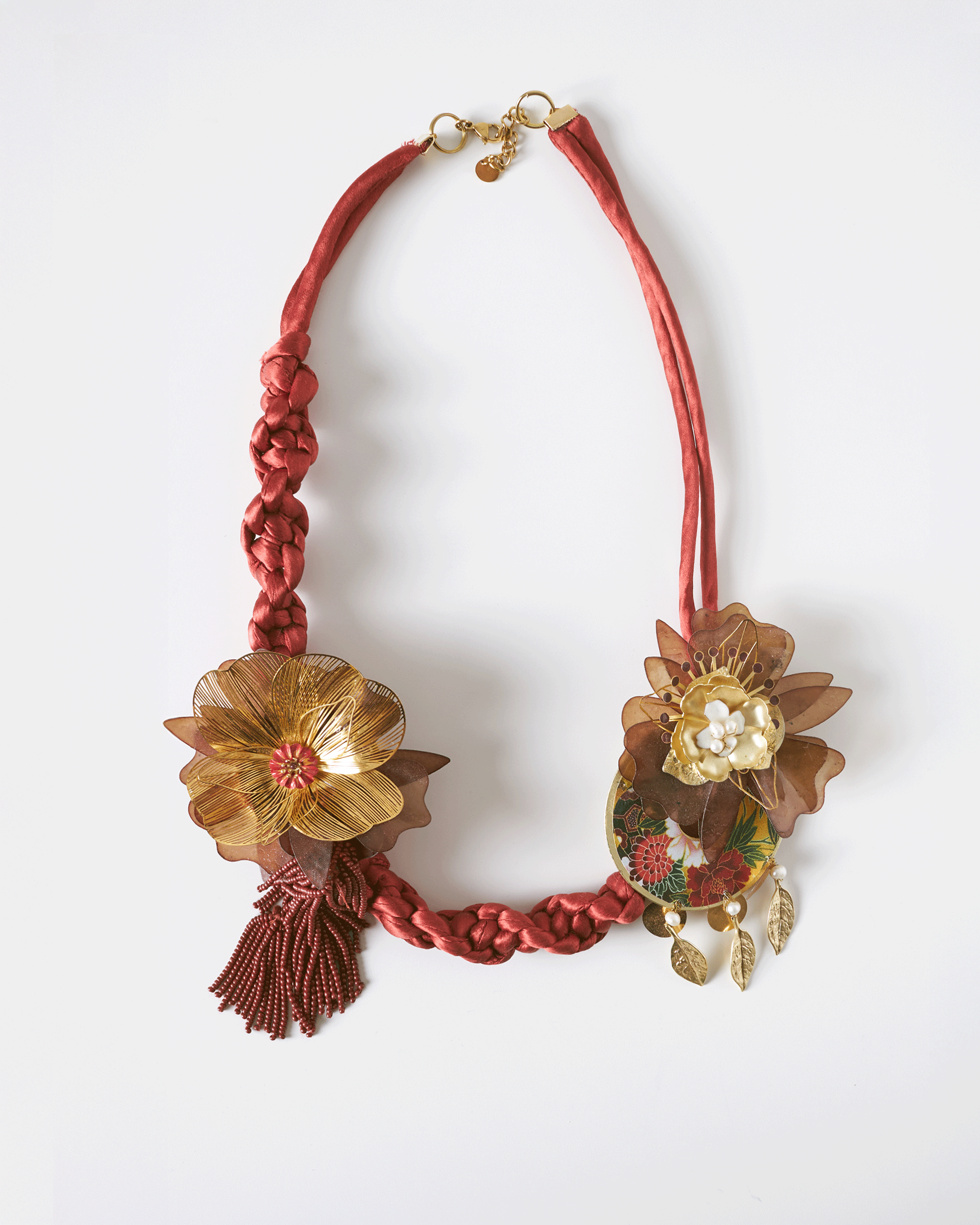 Silk and Flowers Necklace | Ñaña Nuna